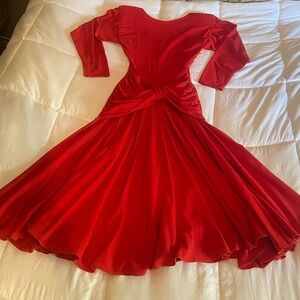 Eye Catching Vintage Holiday Maxi  Dress-fitted bodice with full skirt, V- back